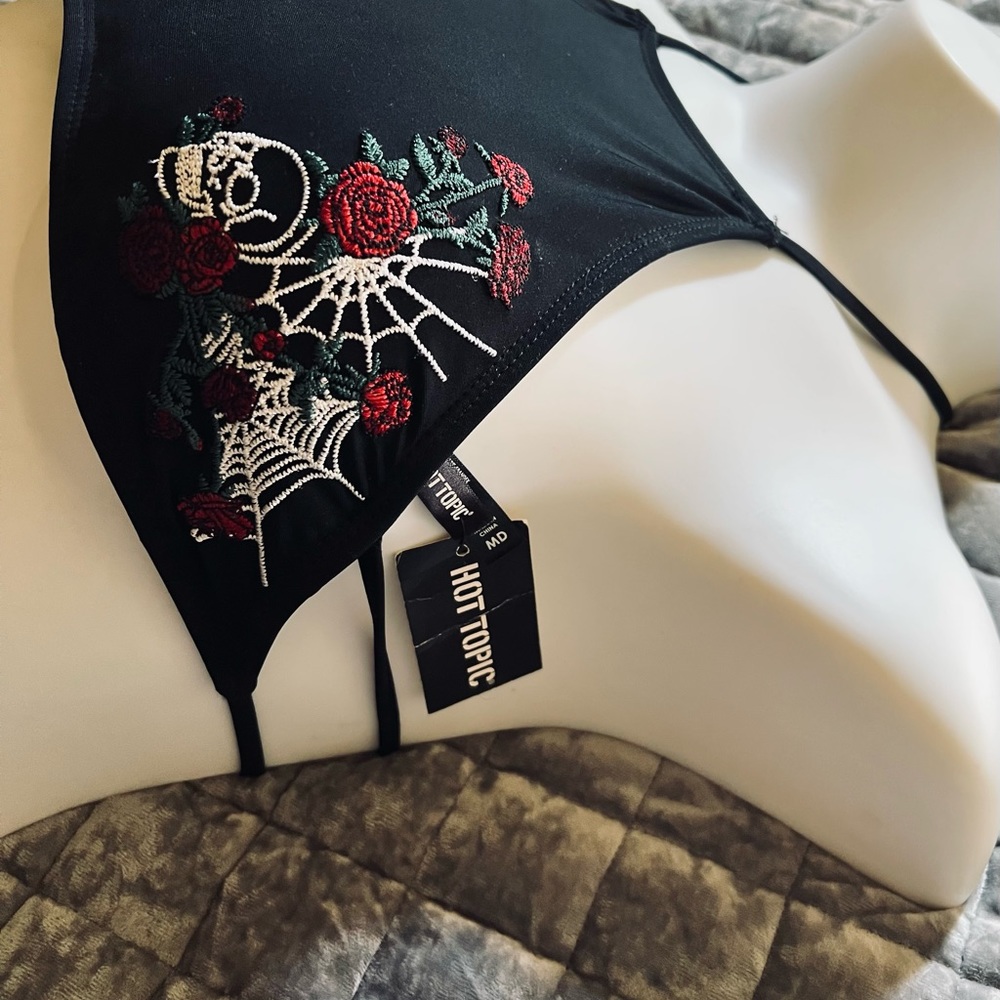 Hot Topic Embroidered Bikini - Picture 4 of 4